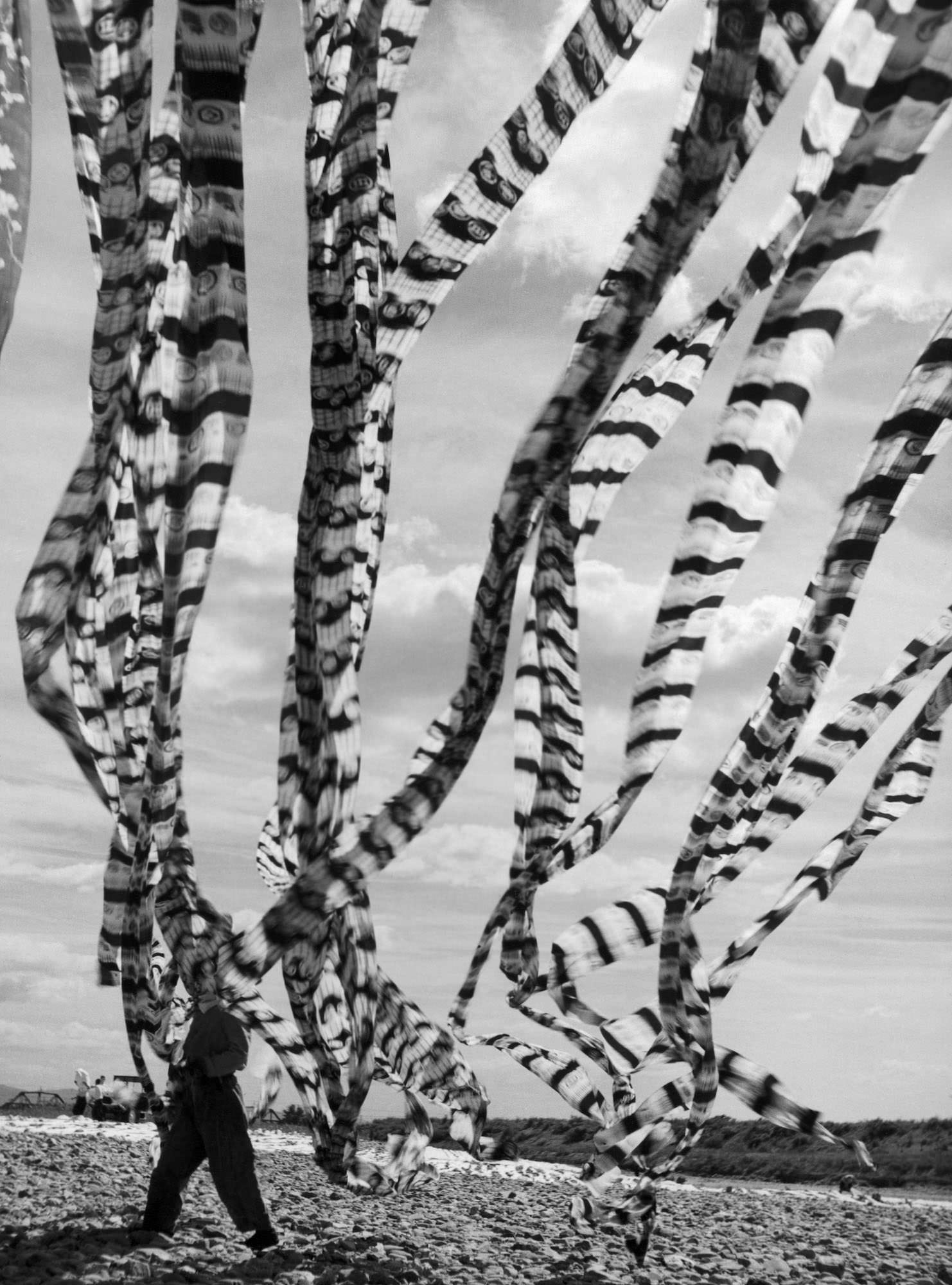 Werner Bischof, 1951 Japan – Sixteen World